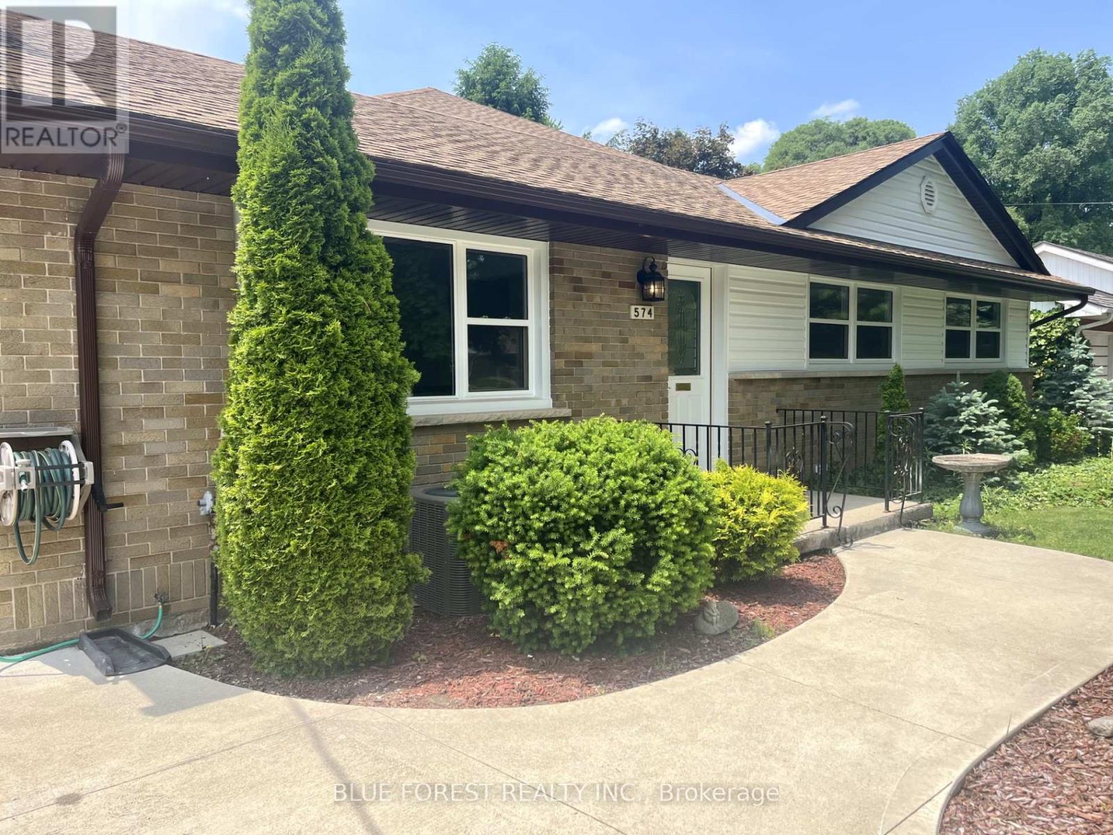 Property at 574 OAKRIDGE DRIVE image 3