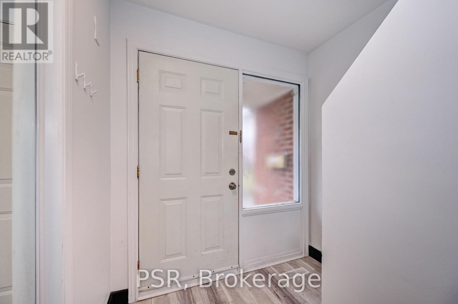 E - 532 Sunnydale Place, Waterloo, Ontario  N2L 4T1 - Photo 12 - X12205312