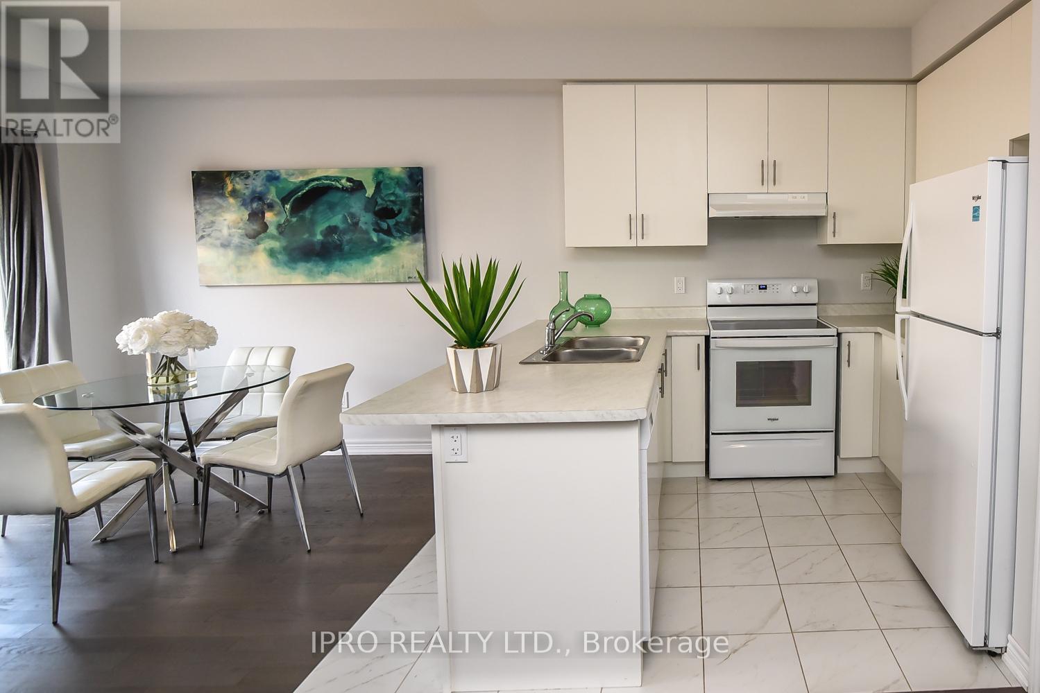 11 Mockingbird Lane E, Hamilton, Ontario  L8E 0K7 - Photo 12 - X12205318