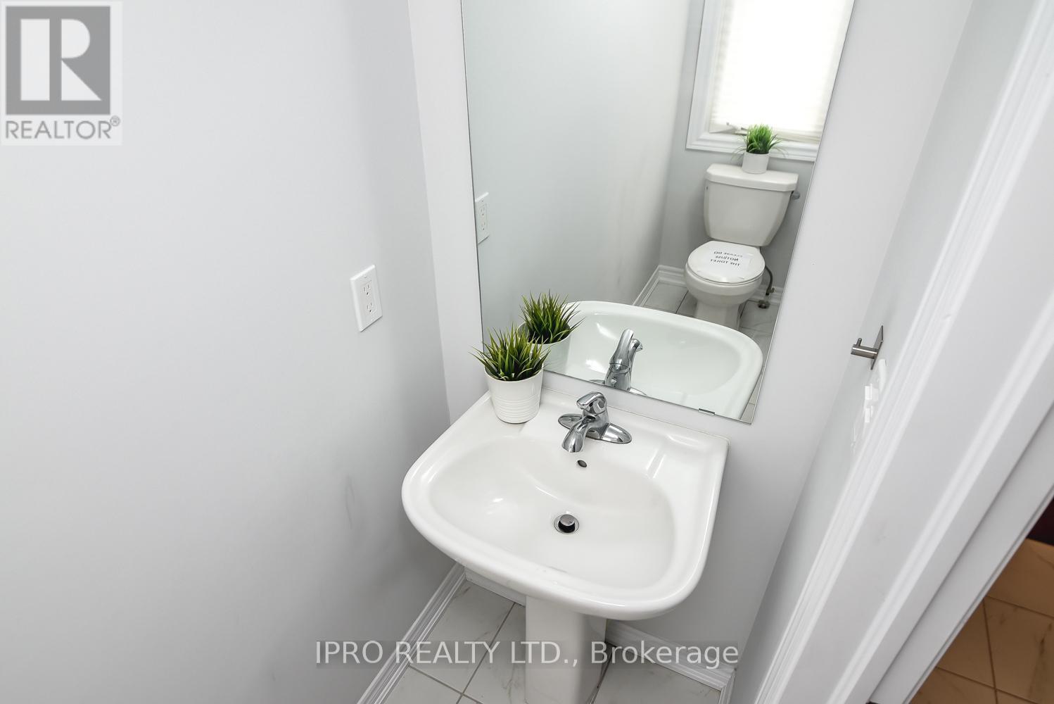 11 Mockingbird Lane E, Hamilton, Ontario  L8E 0K7 - Photo 15 - X12205318