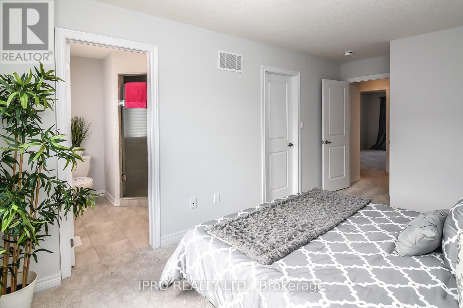 11 Mockingbird Lane E, Hamilton, Ontario  L8E 0K7 - Photo 17 - X12205318