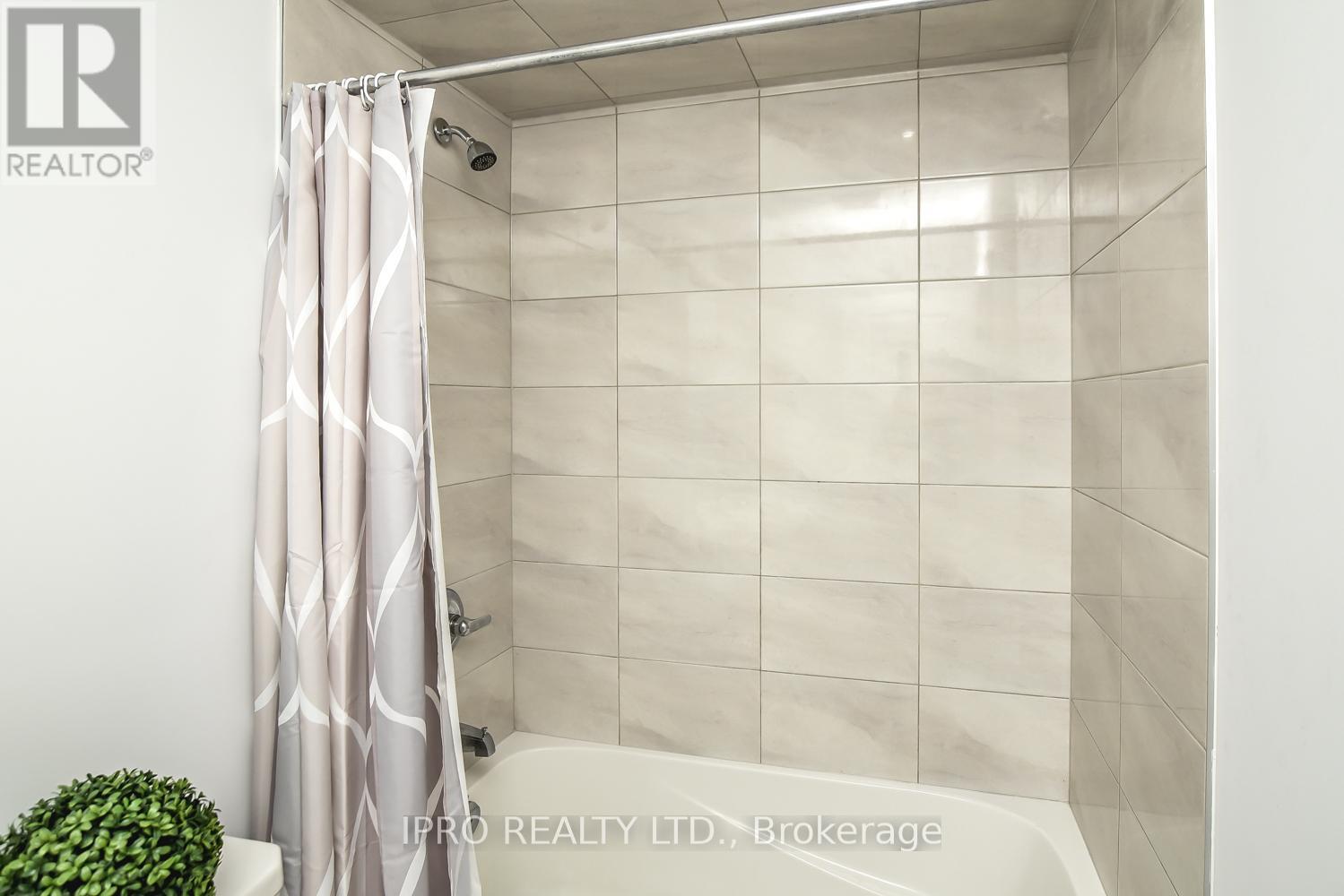 11 Mockingbird Lane E, Hamilton, Ontario  L8E 0K7 - Photo 25 - X12205318