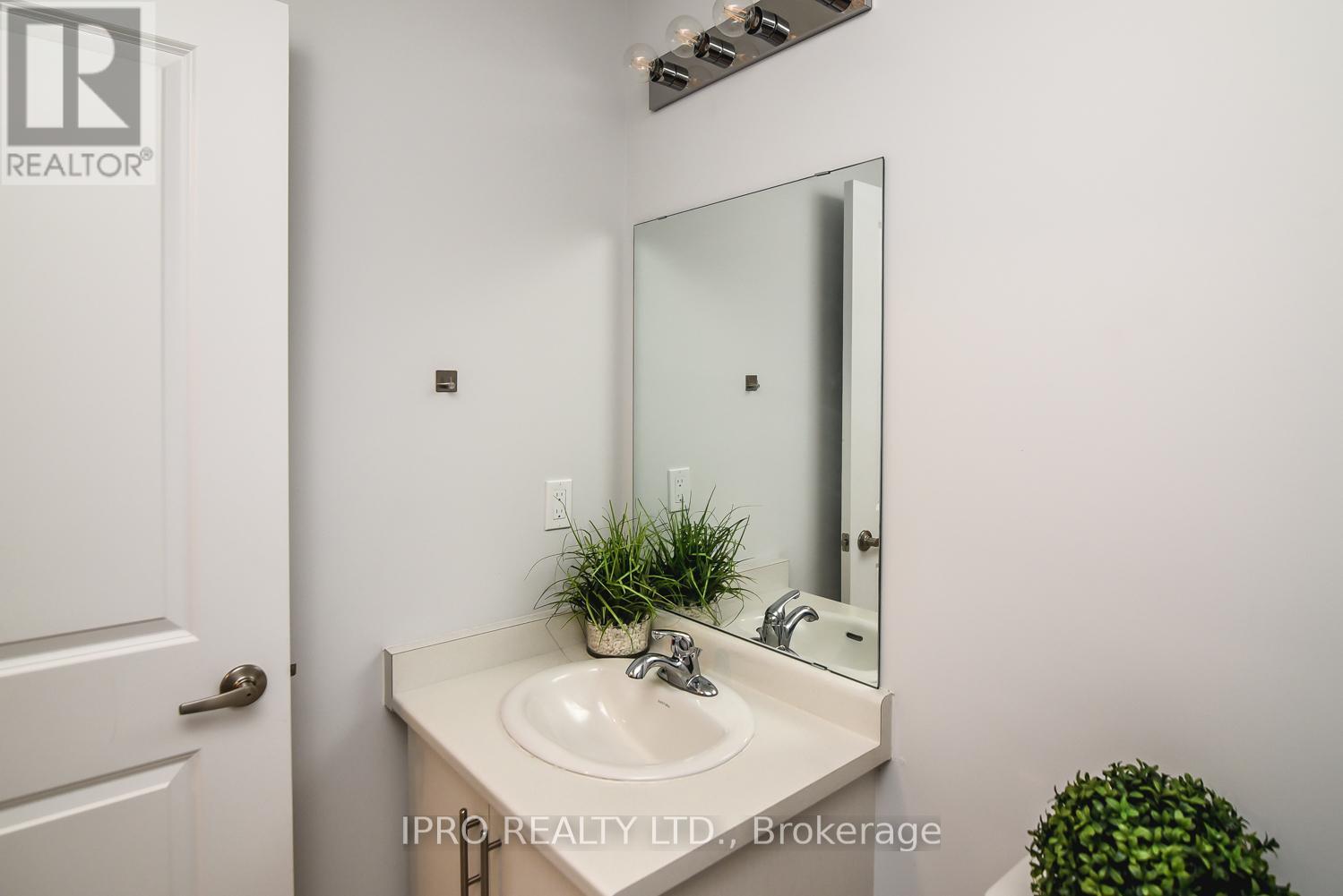 11 Mockingbird Lane E, Hamilton, Ontario  L8E 0K7 - Photo 26 - X12205318