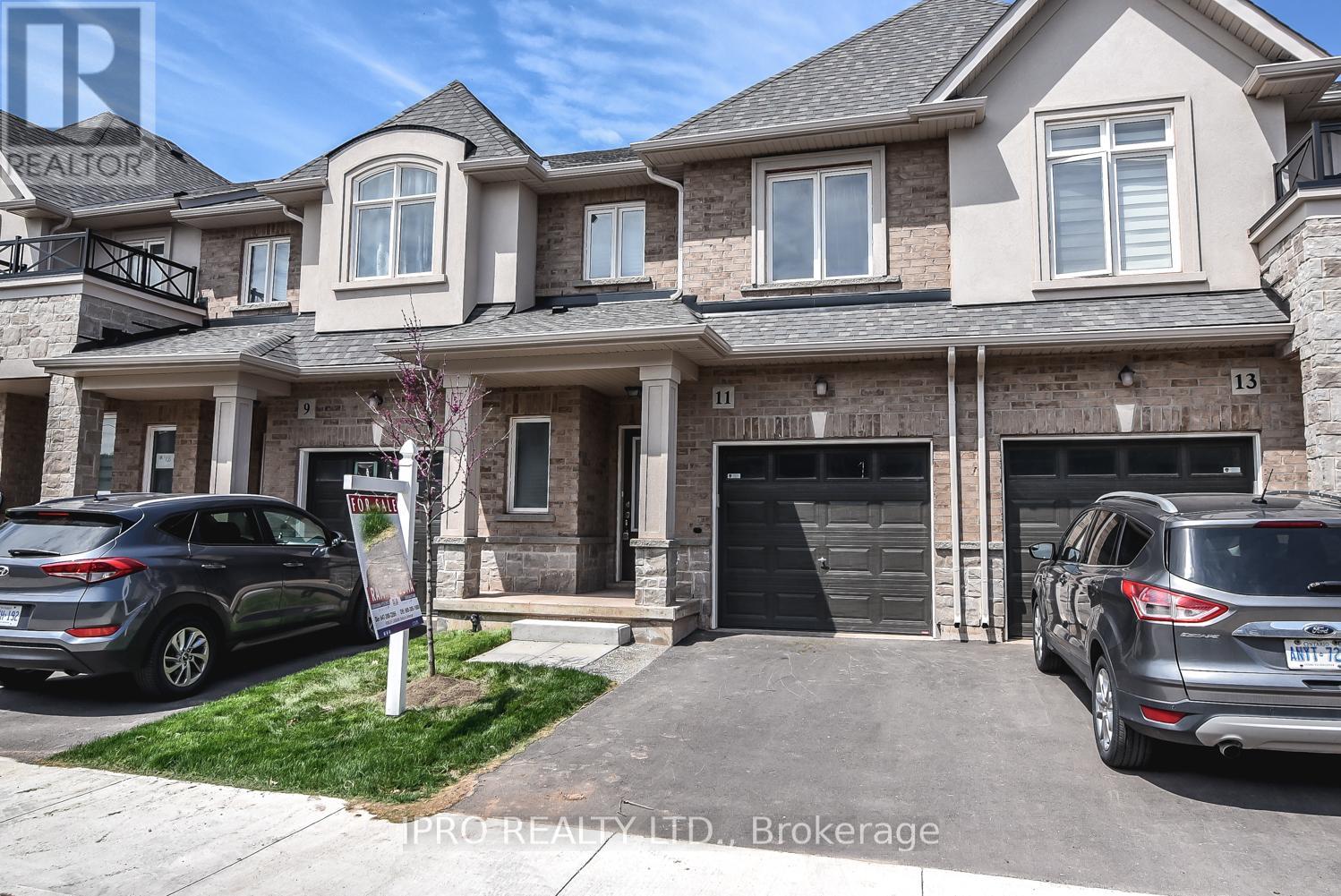 11 Mockingbird Lane E, Hamilton, Ontario  L8E 0K7 - Photo 3 - X12205318