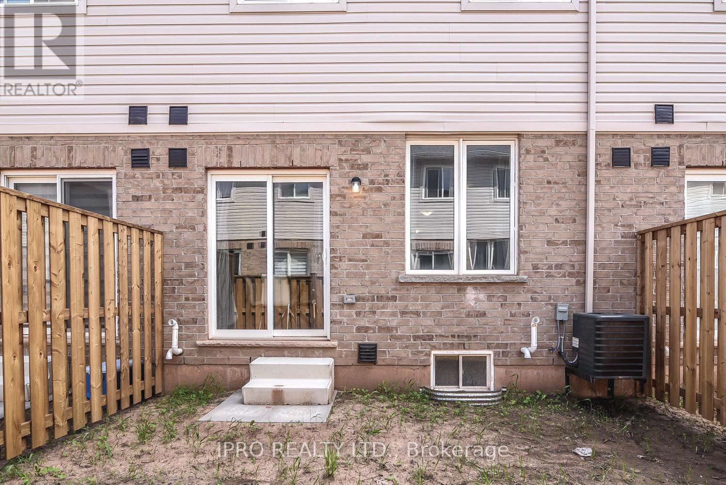 11 Mockingbird Lane E, Hamilton, Ontario  L8E 0K7 - Photo 31 - X12205318