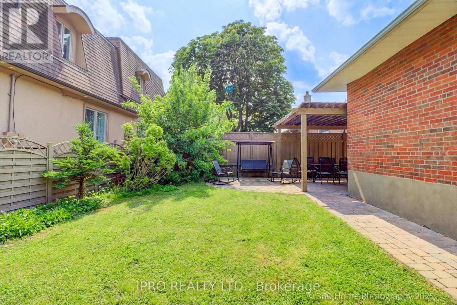 40 Carsbrooke Road, Toronto, Ontario  M9C 3C1 - Photo 23 - W12203789