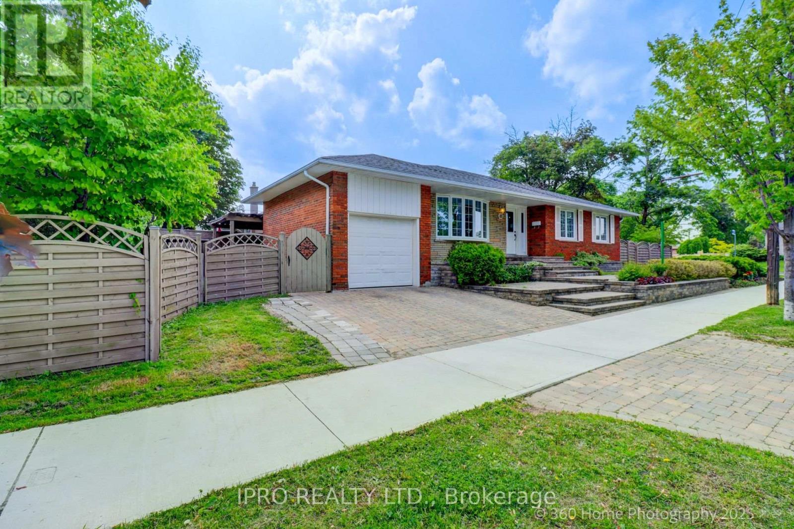 40 Carsbrooke Road, Toronto, Ontario  M9C 3C1 - Photo 3 - W12203789