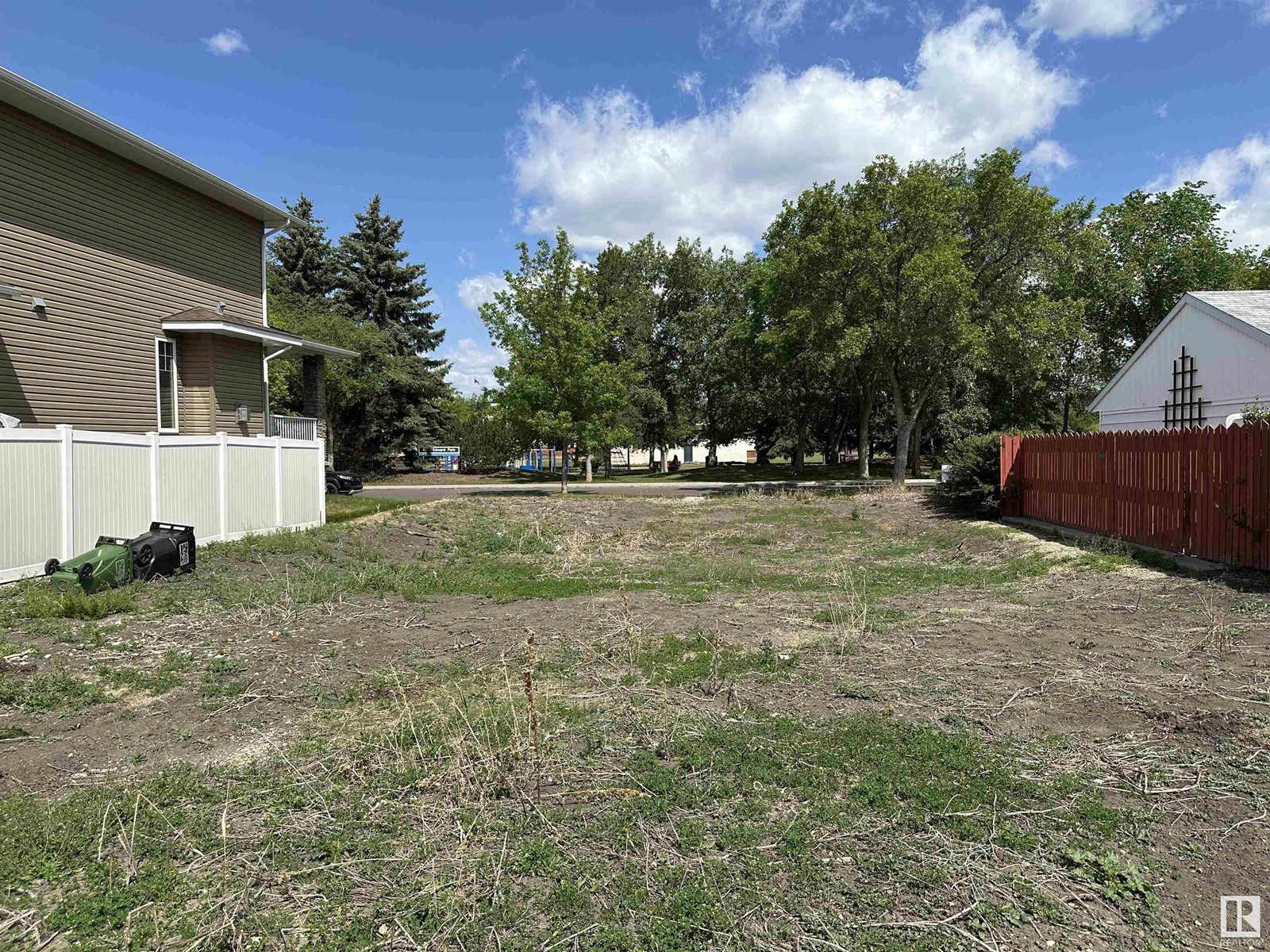 Property at 8527 77 AV NW image 4