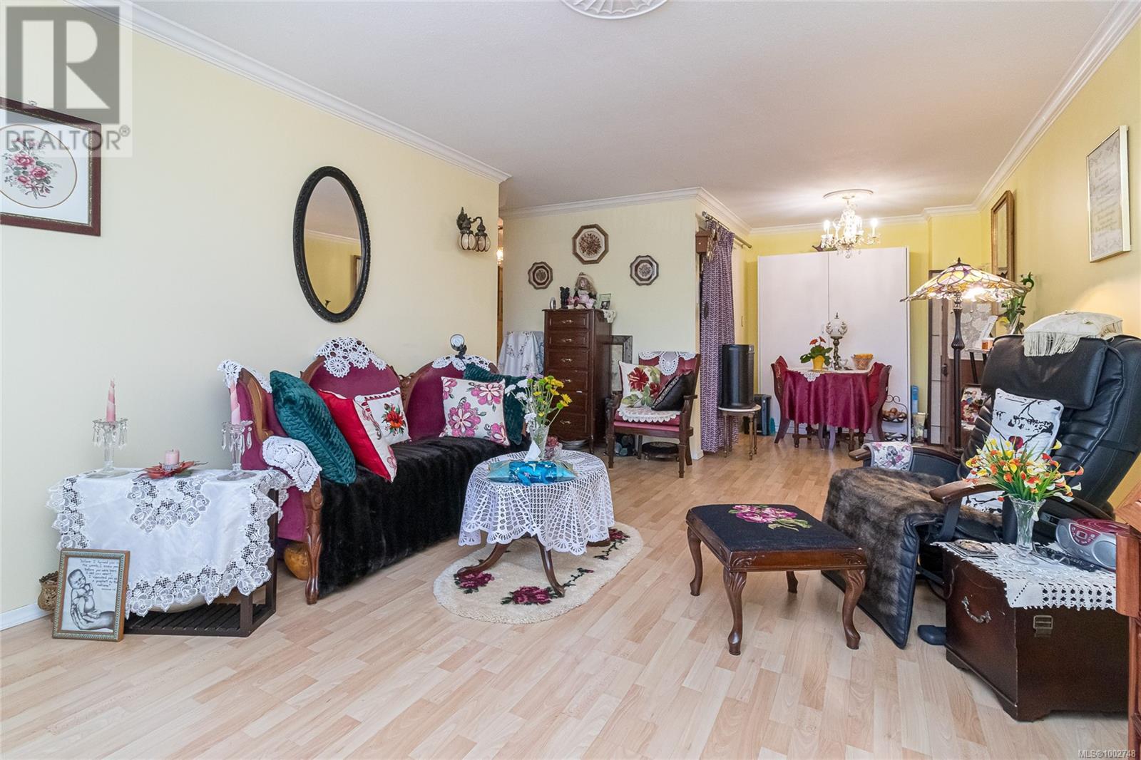 Property at 118 964 Heywood Ave image 4