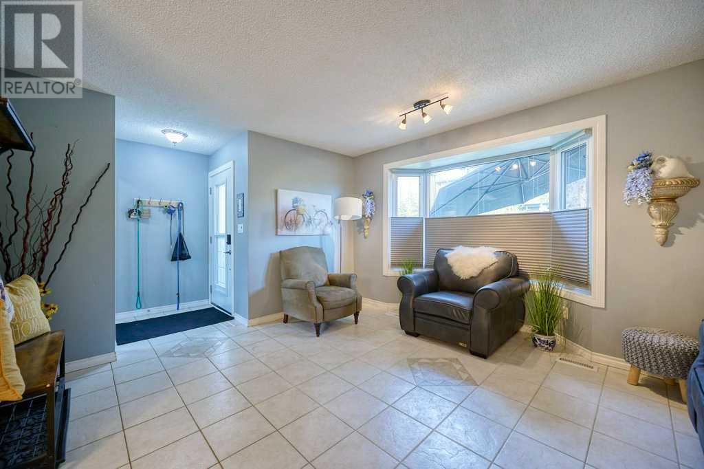 Property at 1935 27 Avenue SW image 2