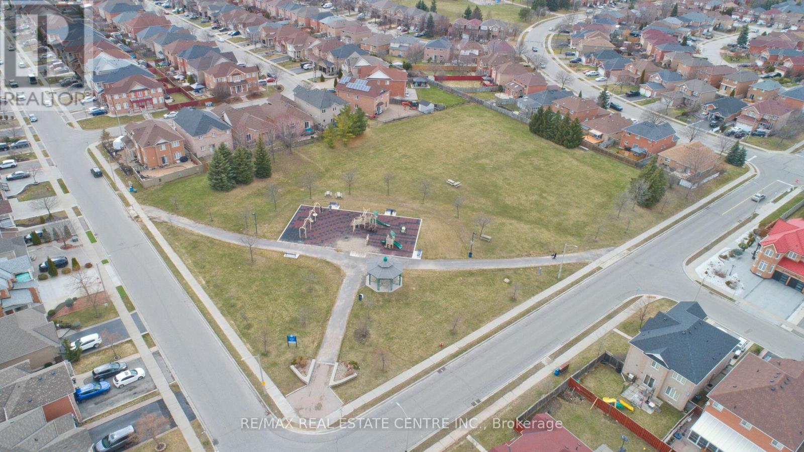 32 PAPPAIN CRESCENT, Brampton, Ontario