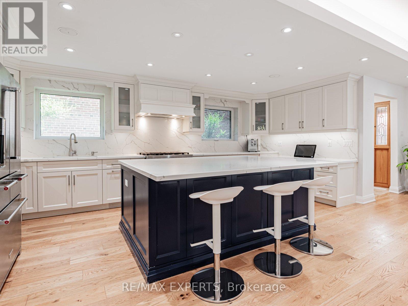 7 Culford Road, Toronto, Ontario  M6M 4J5 - Photo 11 - W12205358