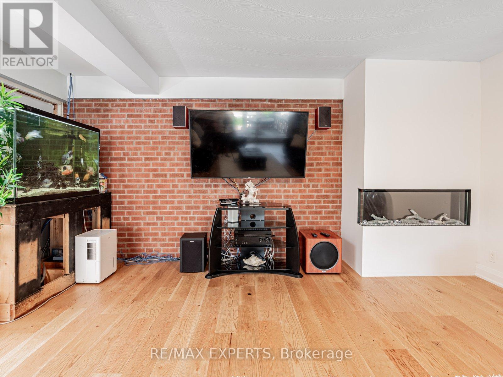 7 Culford Road, Toronto, Ontario  M6M 4J5 - Photo 18 - W12205358