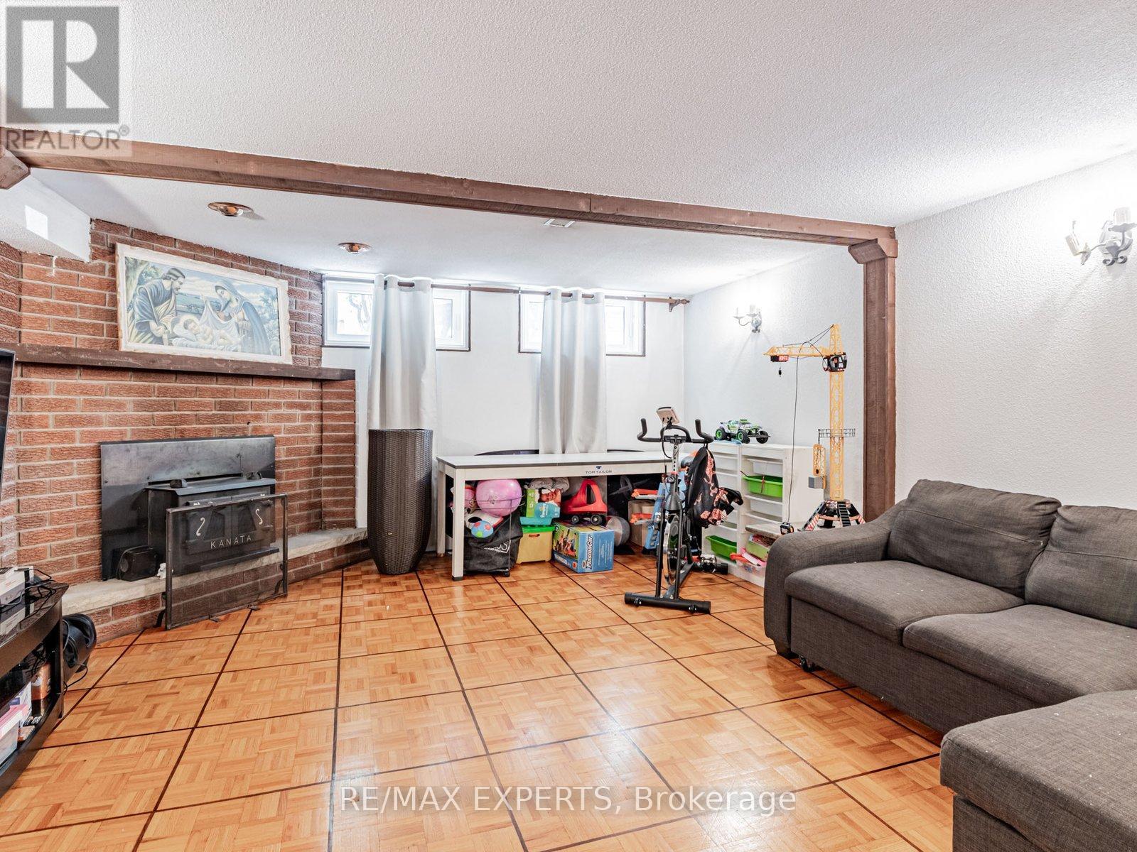 7 Culford Road, Toronto, Ontario  M6M 4J5 - Photo 32 - W12205358