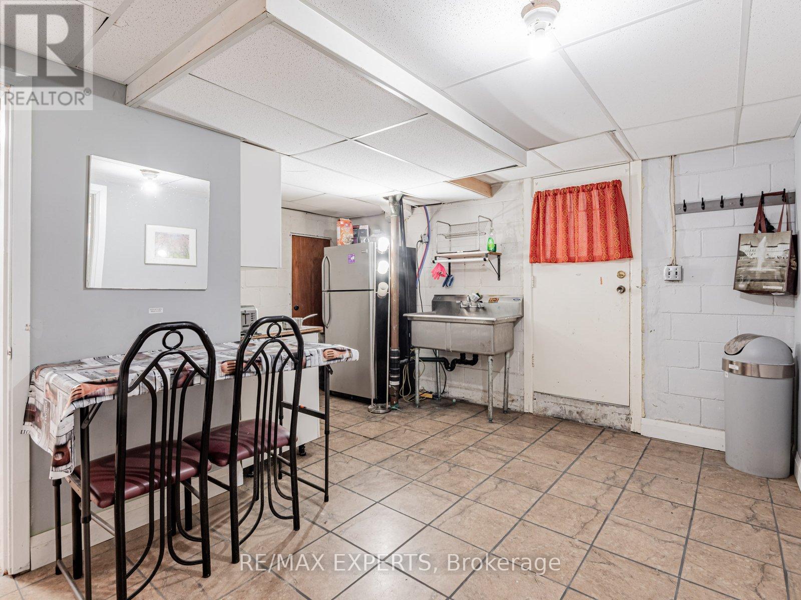 7 Culford Road, Toronto, Ontario  M6M 4J5 - Photo 34 - W12205358