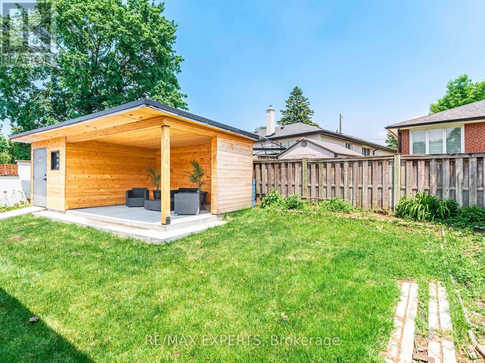 7 Culford Road, Toronto, Ontario  M6M 4J5 - Photo 37 - W12205358
