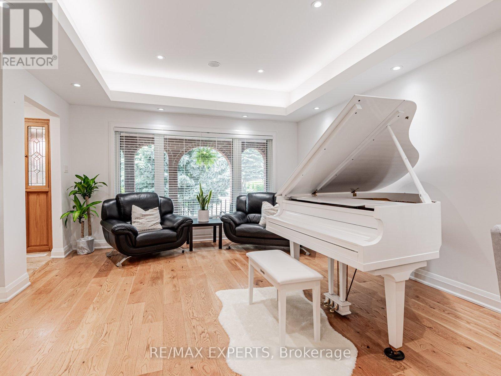 7 Culford Road, Toronto, Ontario  M6M 4J5 - Photo 8 - W12205358