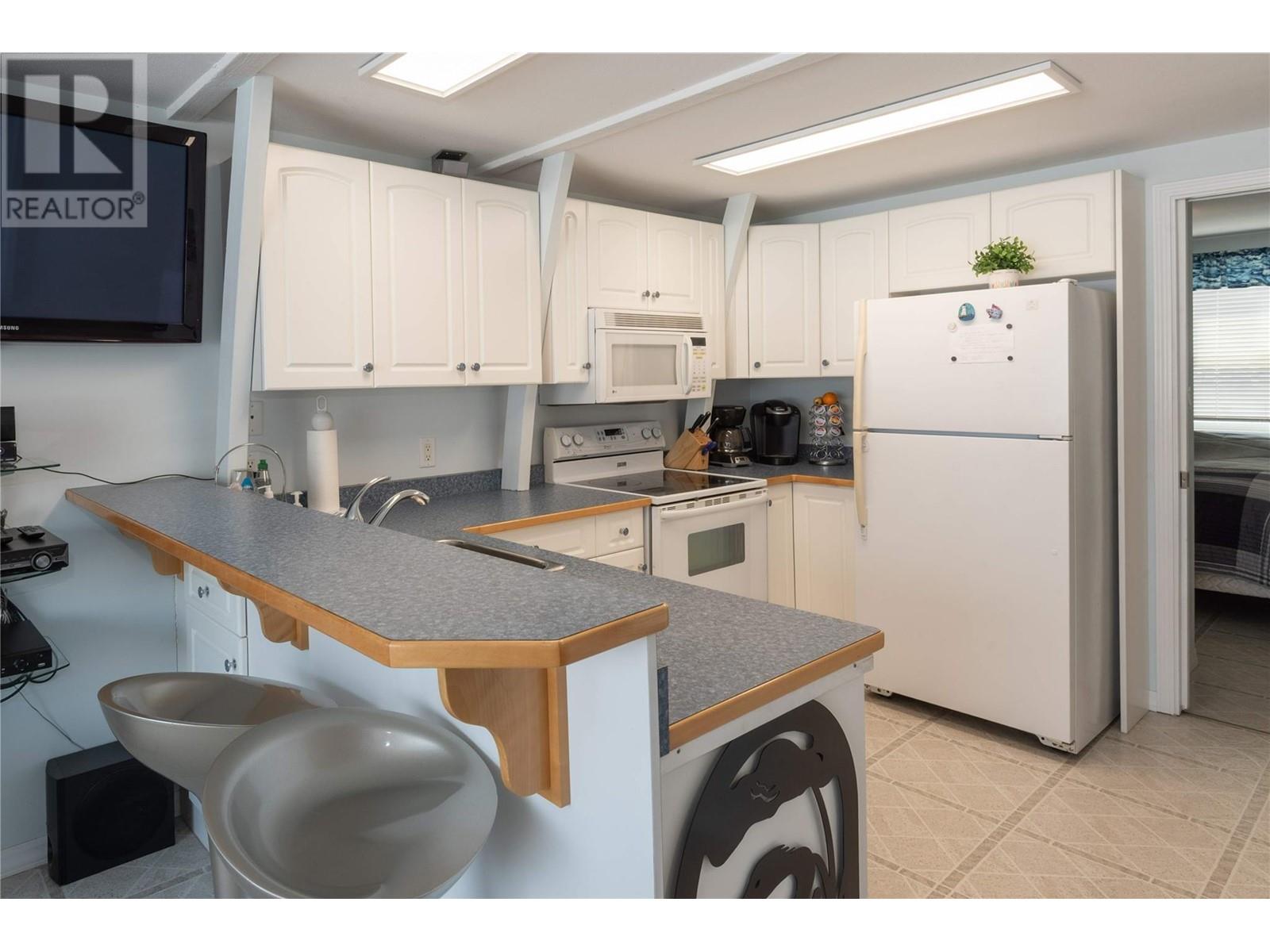 6820 Trans Canada Highway Nw Unit# 2, Salmon Arm, British Columbia  V1E 3A2 - Photo 13 - 10339279
