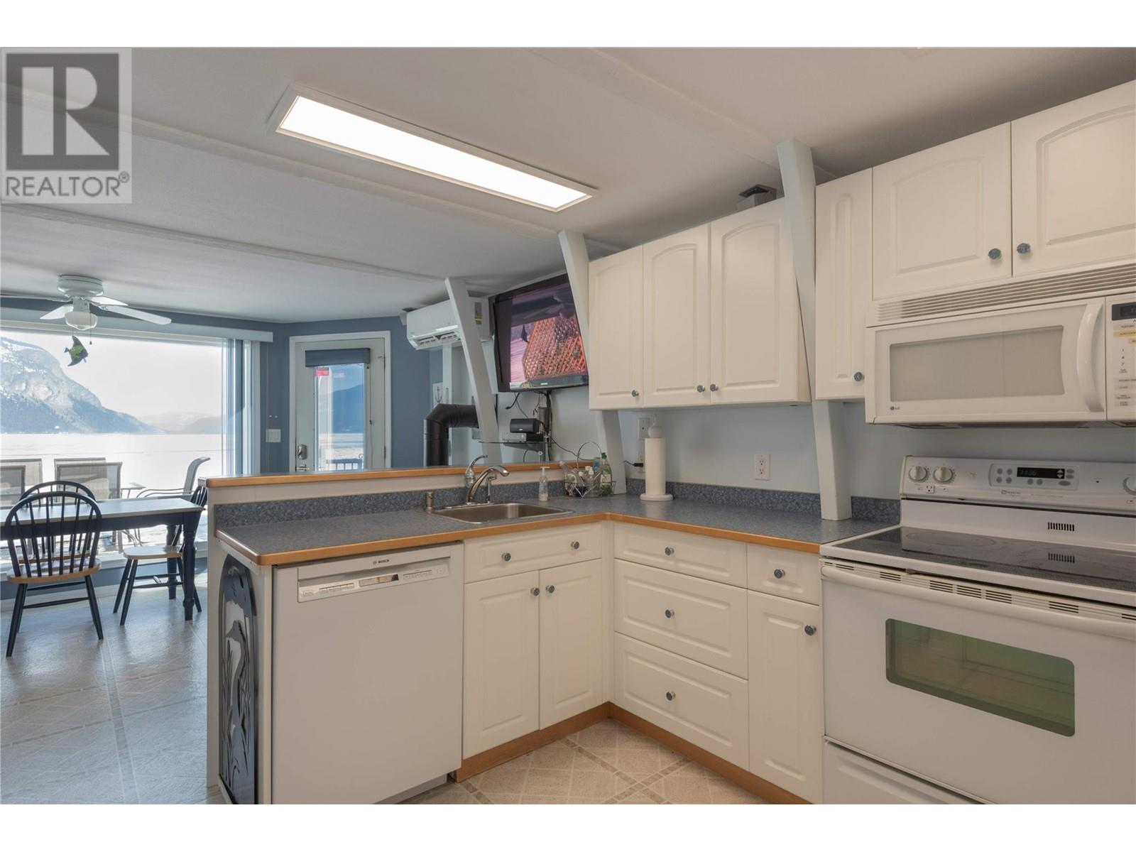 6820 Trans Canada Highway Nw Unit# 2, Salmon Arm, British Columbia  V1E 3A2 - Photo 14 - 10339279