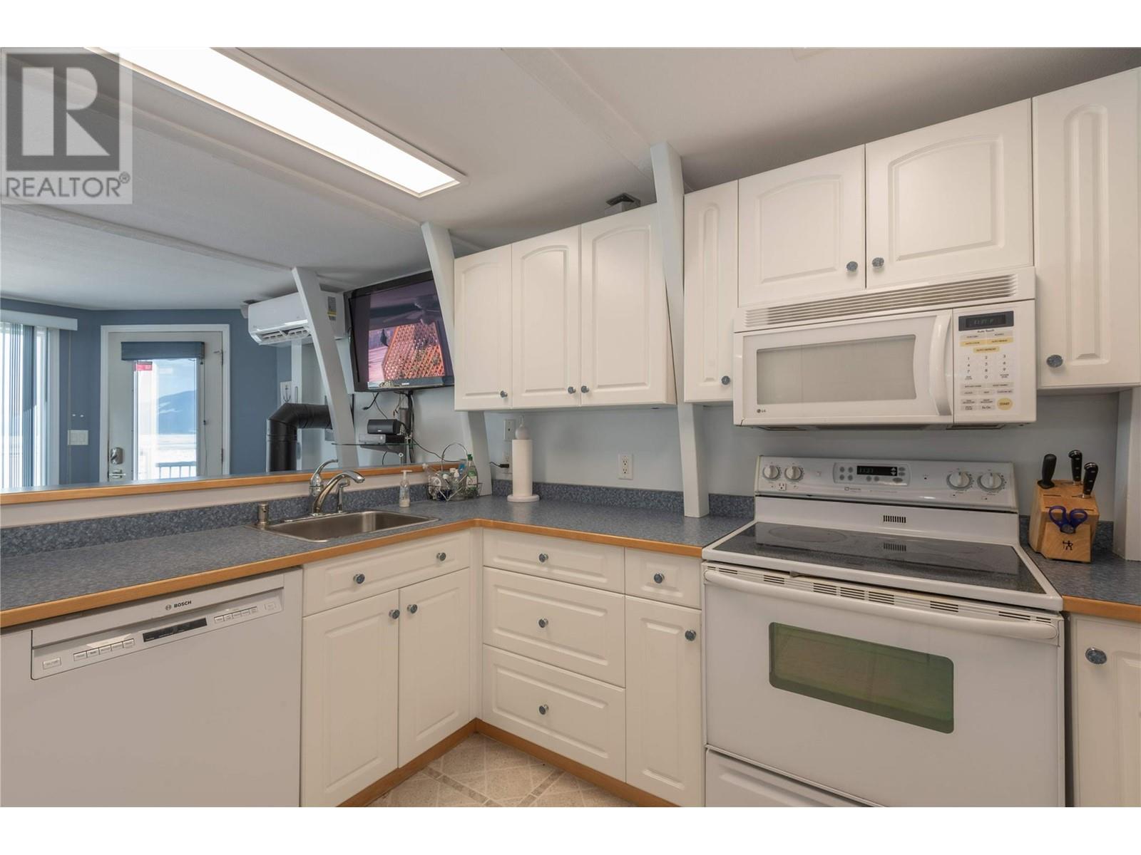6820 Trans Canada Highway Nw Unit# 2, Salmon Arm, British Columbia  V1E 3A2 - Photo 16 - 10339279