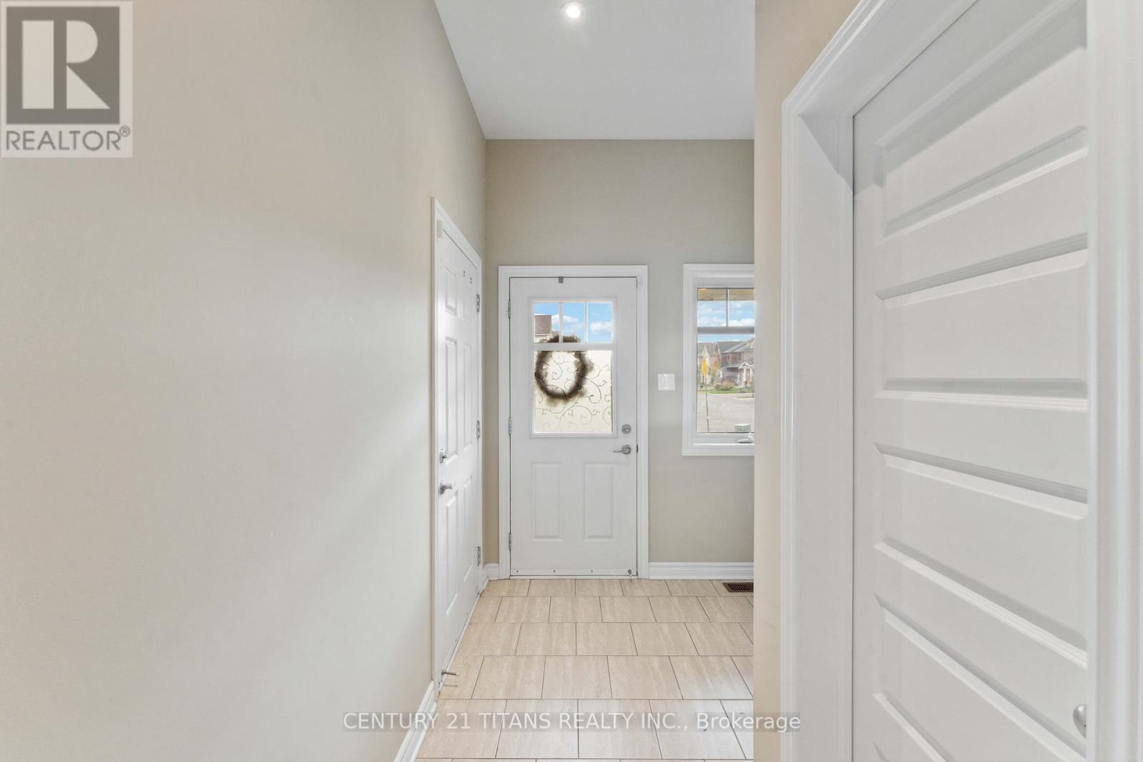 812 Ashenvale Way, Ottawa, Ontario  K4A 0R3 - Photo 4 - X12205353