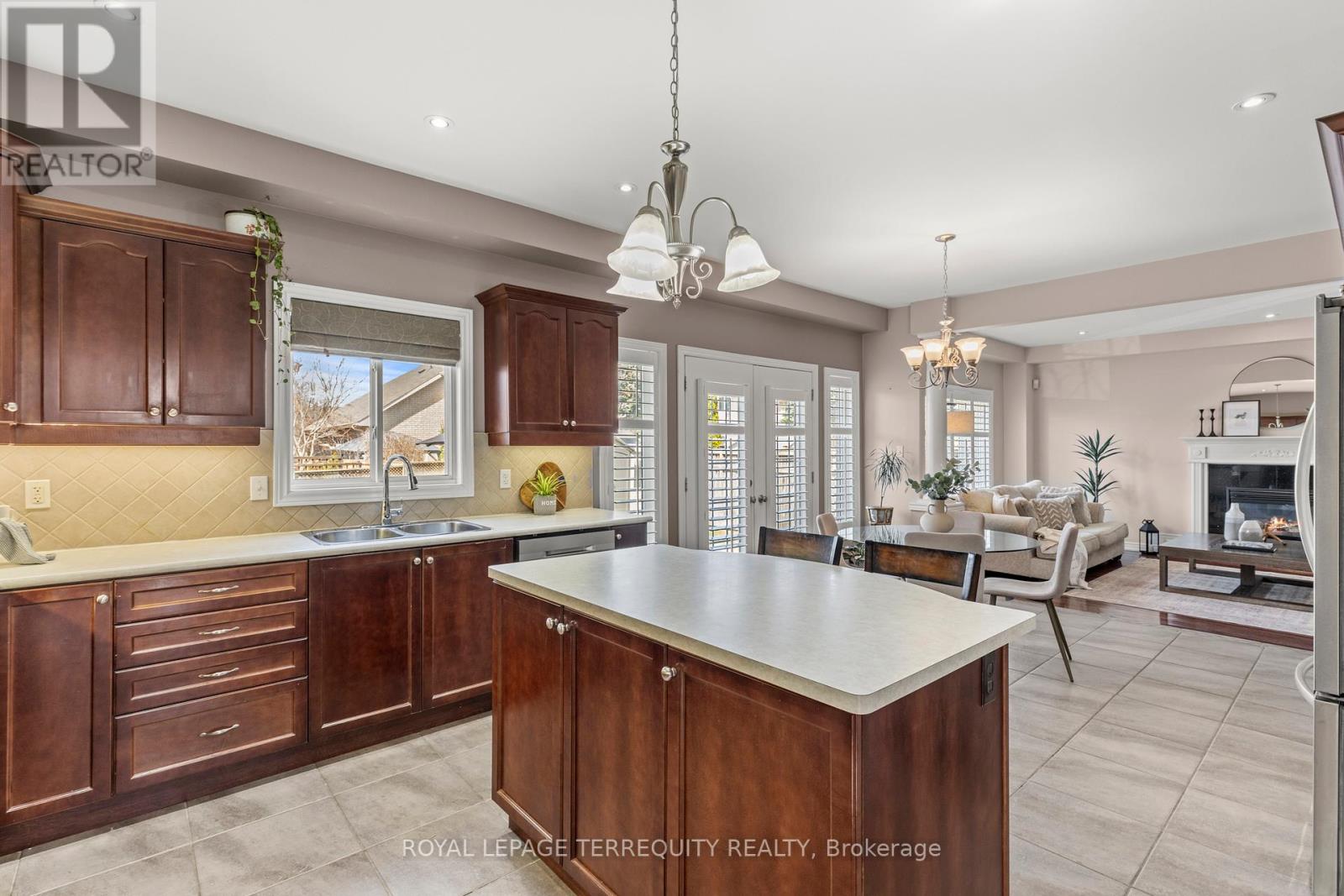 52 Biggs Avenue, Hamilton (Ancaster), Ontario  L9K 1R7 - Photo 10 - X12205357