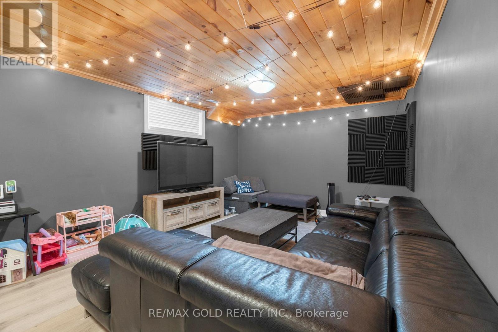 239 Park Avenue W, Woolwich, Ontario  N3B 3N3 - Photo 35 - X12205359