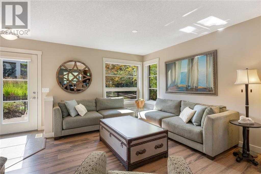 31 Aspen Hills Common Sw, Calgary, Alberta  T3B 4T5 - Photo 3 - A2225917