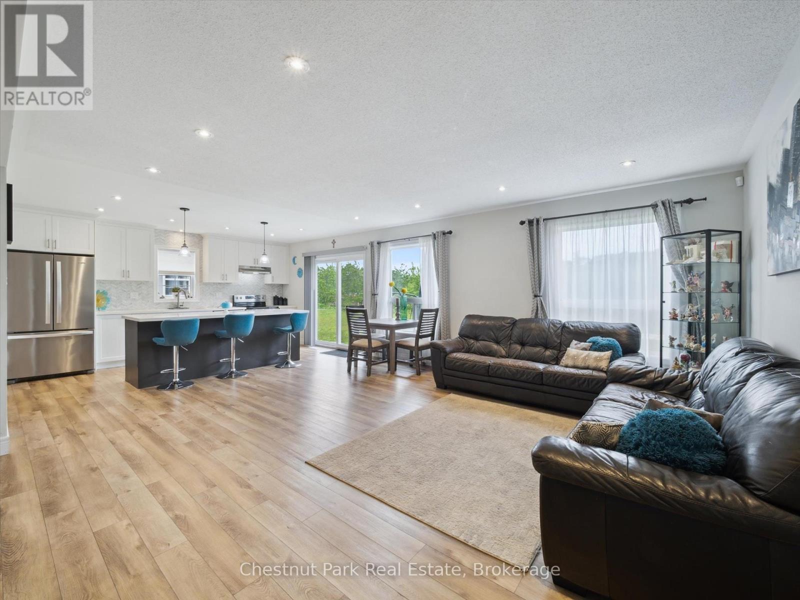 245 Wild Rose Drive, Gravenhurst, Ontario  P1P 0B4 - Photo 8 - X12205375