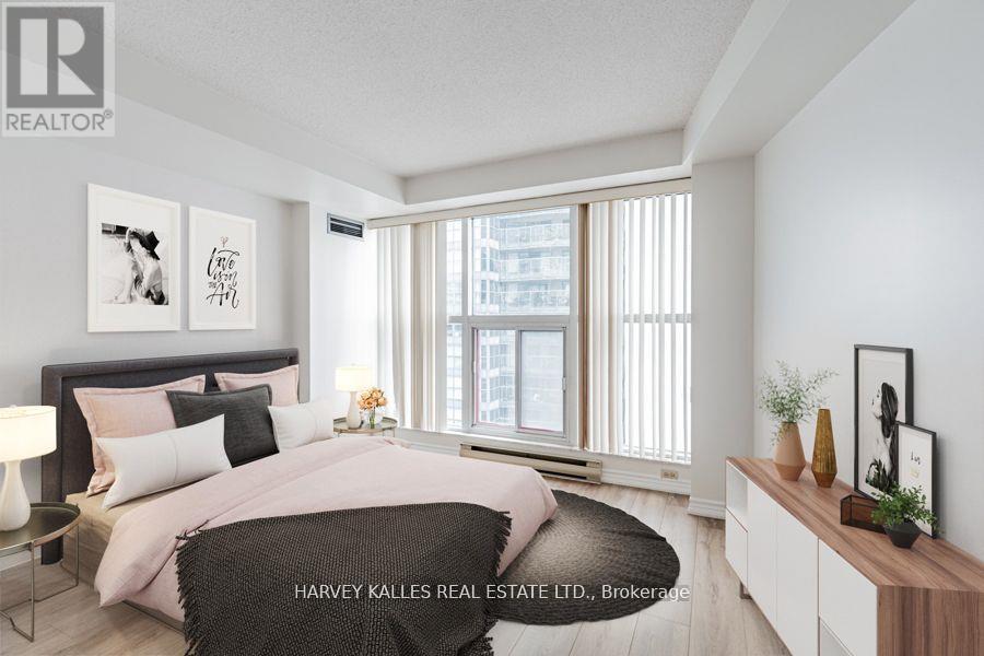 2507 - 77 Harbour Square, Toronto, Ontario  M5J 2S2 - Photo 10 - C12205388
