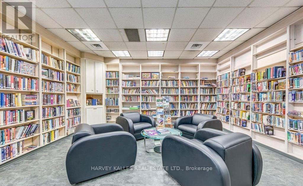 2507 - 77 Harbour Square, Toronto, Ontario  M5J 2S2 - Photo 14 - C12205388