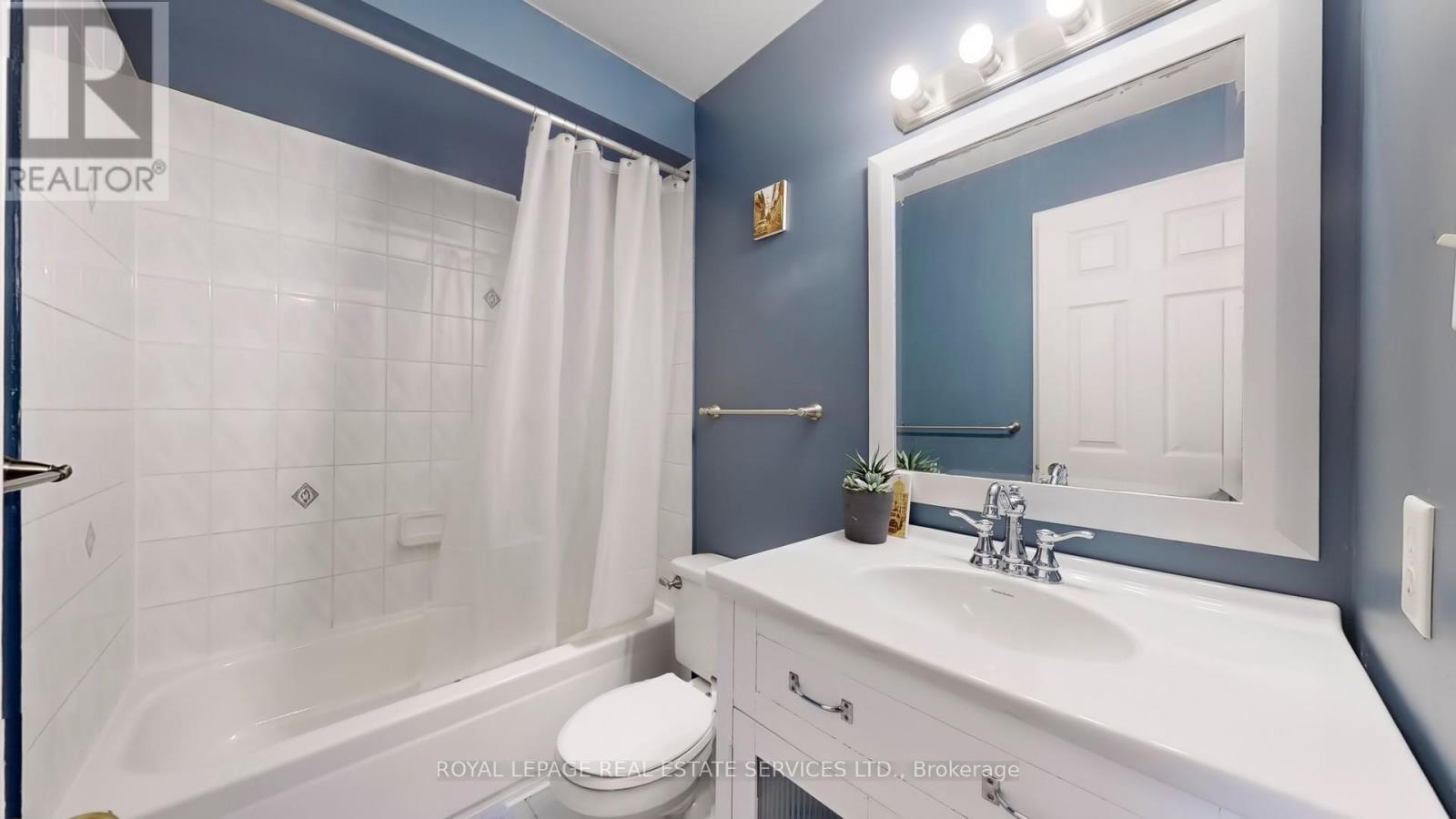 3975 Manatee Way, Mississauga, Ontario  L5M 6P6 - Photo 16 - W12205363