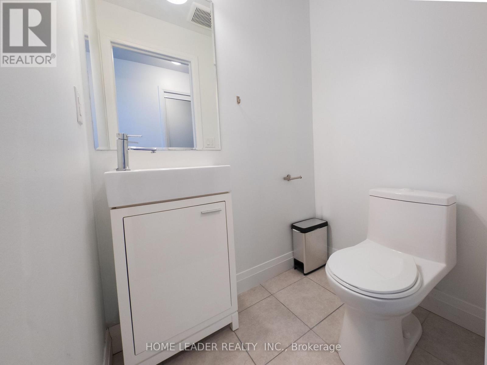 243 Downsview Park Boulevard, Toronto, Ontario  M3K 0A5 - Photo 11 - W12205394