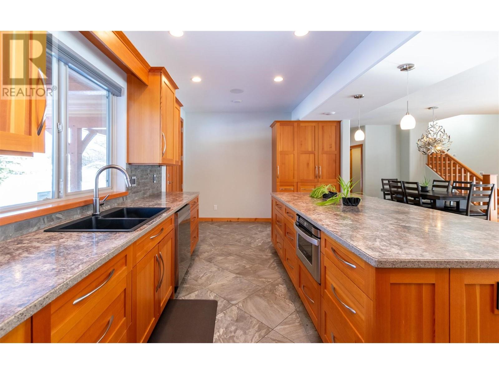 1690 20 Avenue Se, Salmon Arm, British Columbia  V1E 2M9 - Photo 19 - 10336441