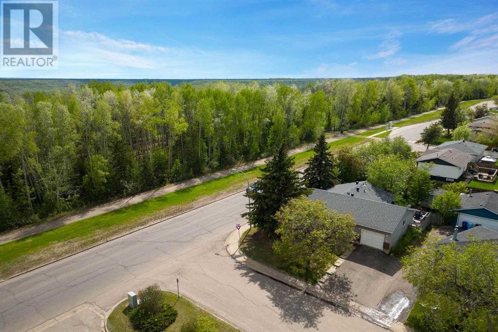 Property at 121 SIGNAL Cove image 2