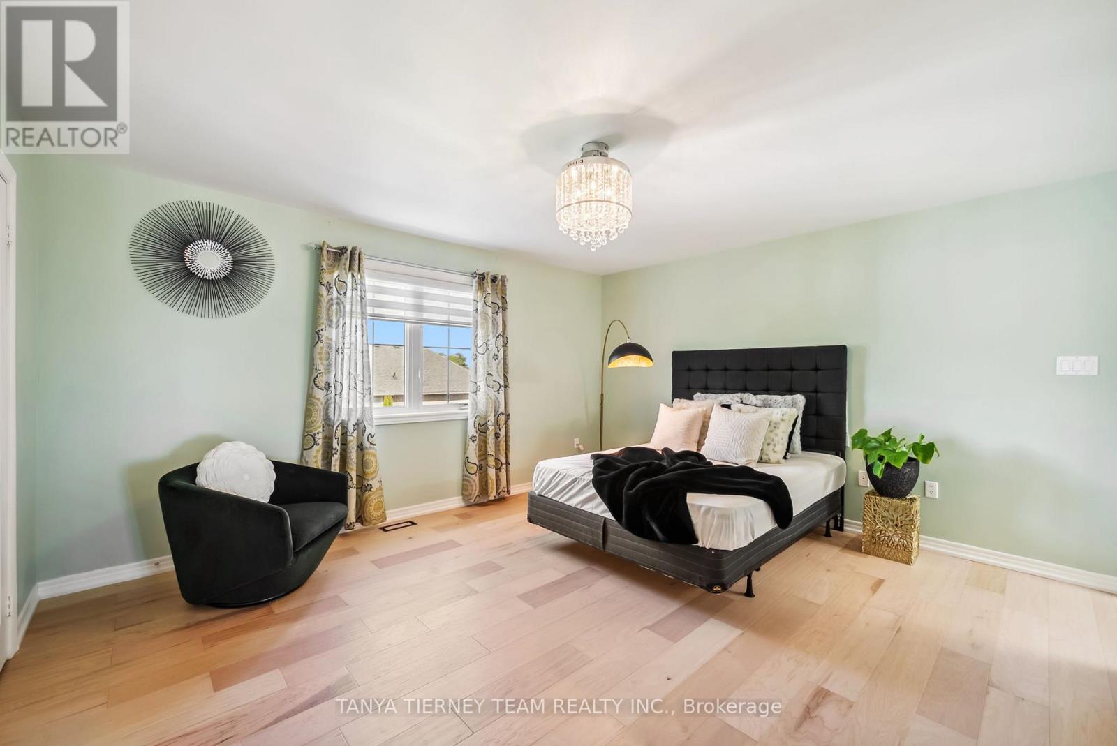 21 Rainbow Crescent, Whitby, Ontario  L1M 2N6 - Photo 30 - E12205396