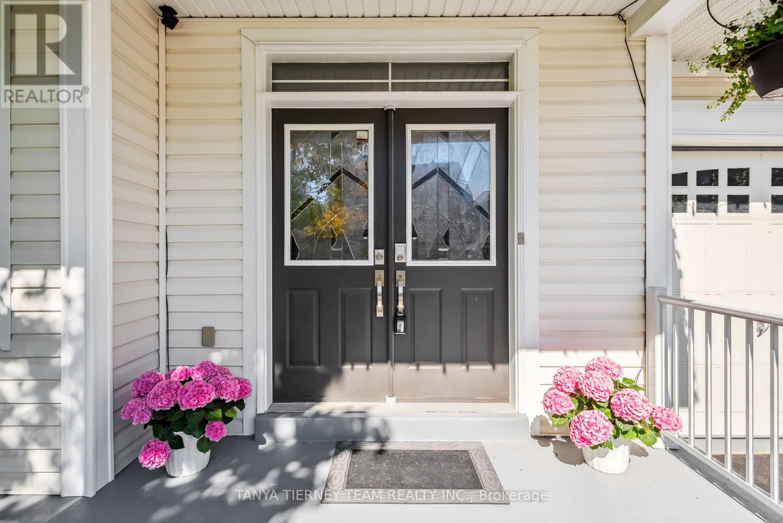 21 Rainbow Crescent, Whitby, Ontario  L1M 2N6 - Photo 5 - E12205396