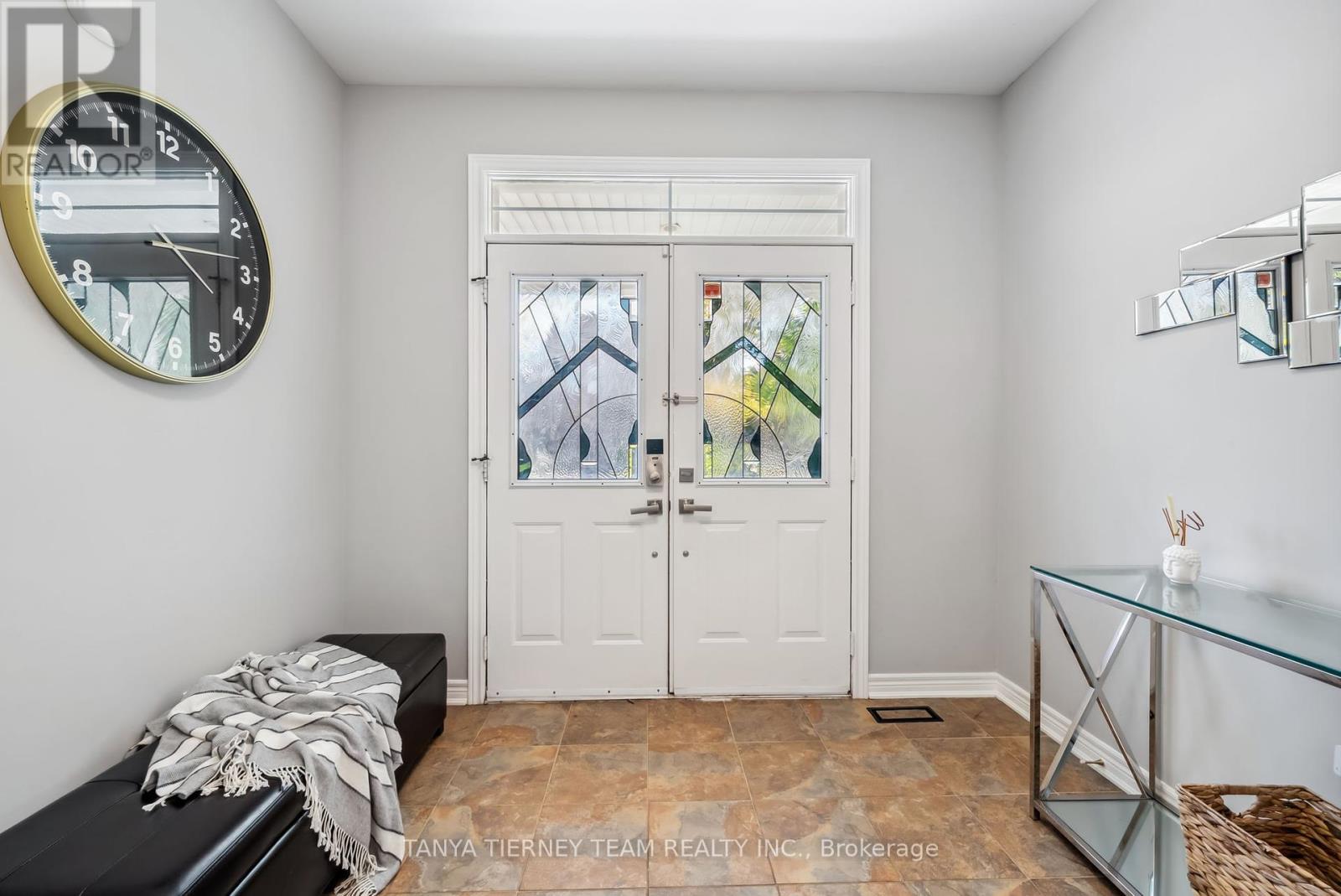 21 Rainbow Crescent, Whitby, Ontario  L1M 2N6 - Photo 6 - E12205396