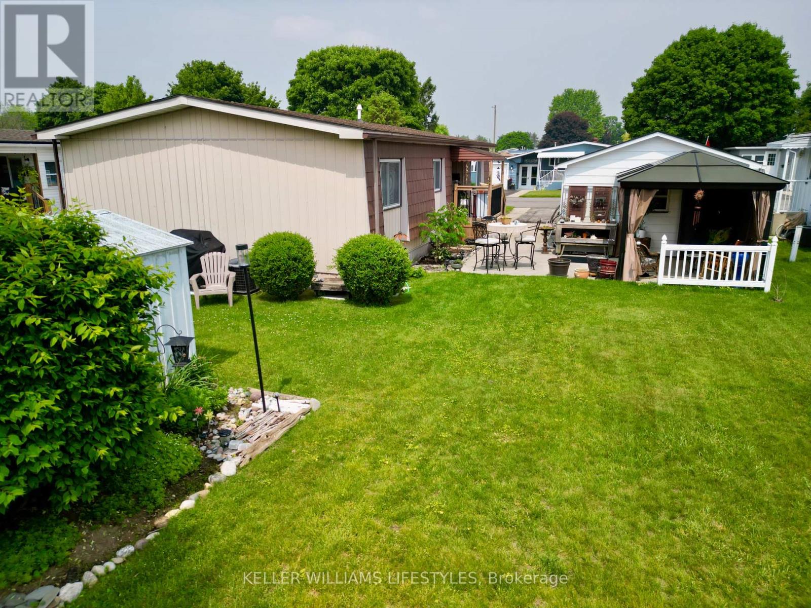 16 Velma Street, Strathroy-Caradoc, Ontario  N7G 3P4 - Photo 38 - X12200244