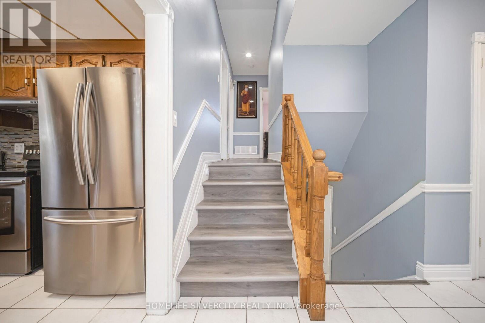 4 Benstrow Avenue, Toronto, Ontario  M9V 2Z6 - Photo 23 - W12205406