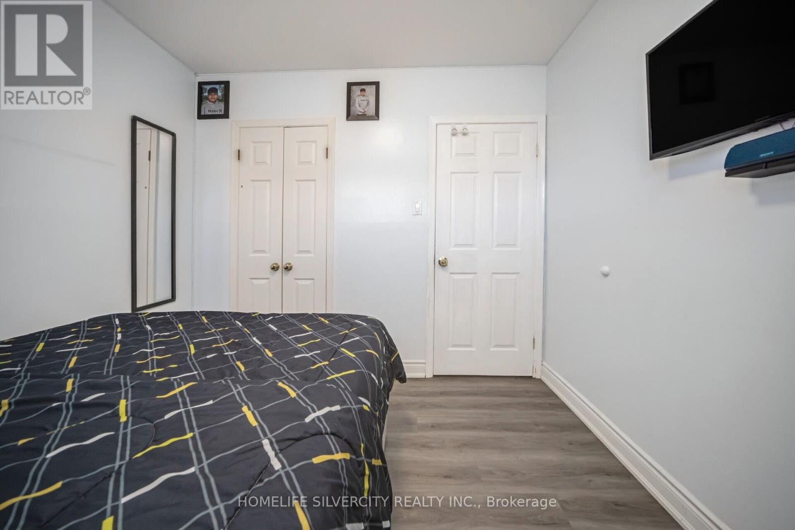 4 Benstrow Avenue, Toronto, Ontario  M9V 2Z6 - Photo 25 - W12205406