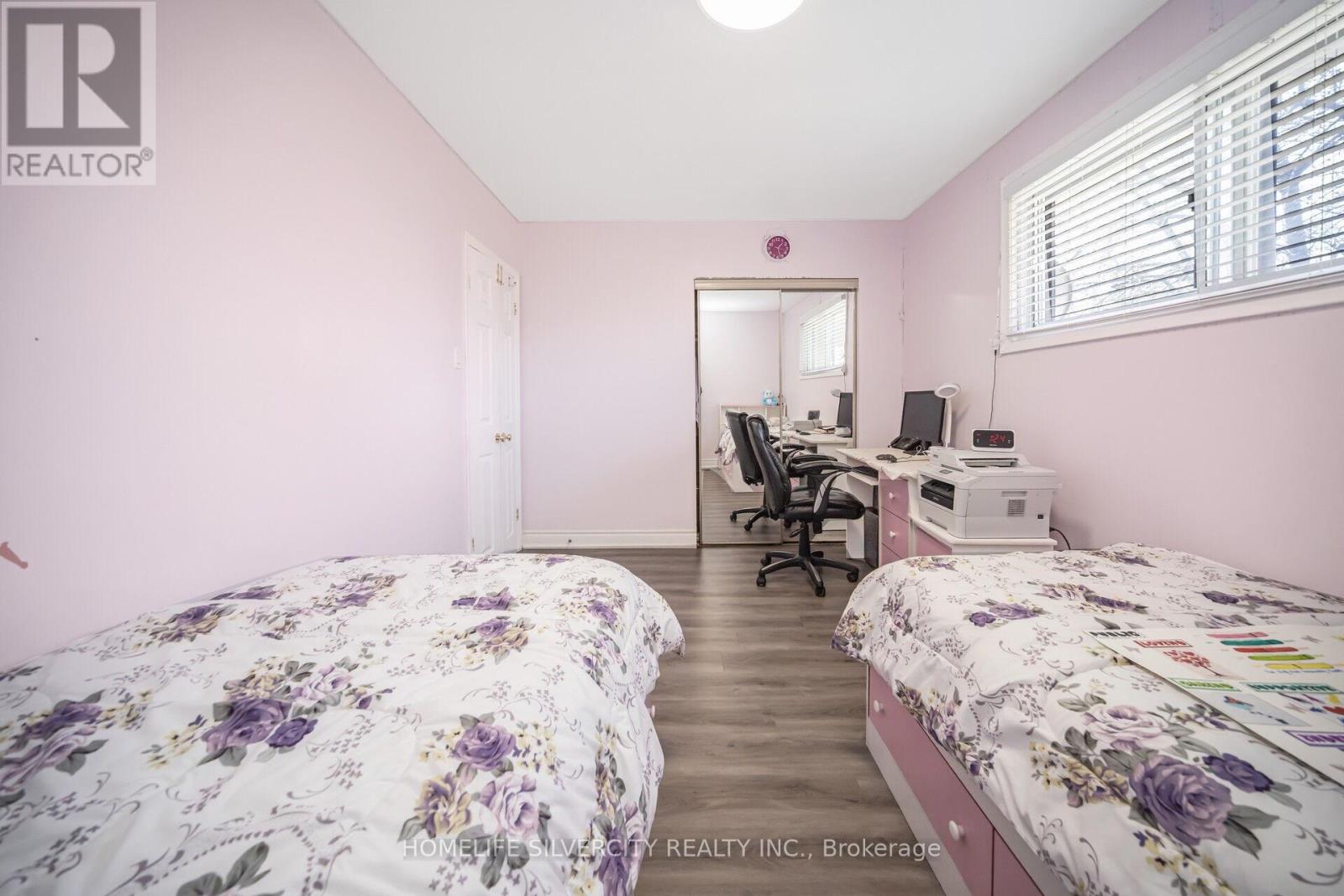 4 Benstrow Avenue, Toronto, Ontario  M9V 2Z6 - Photo 28 - W12205406