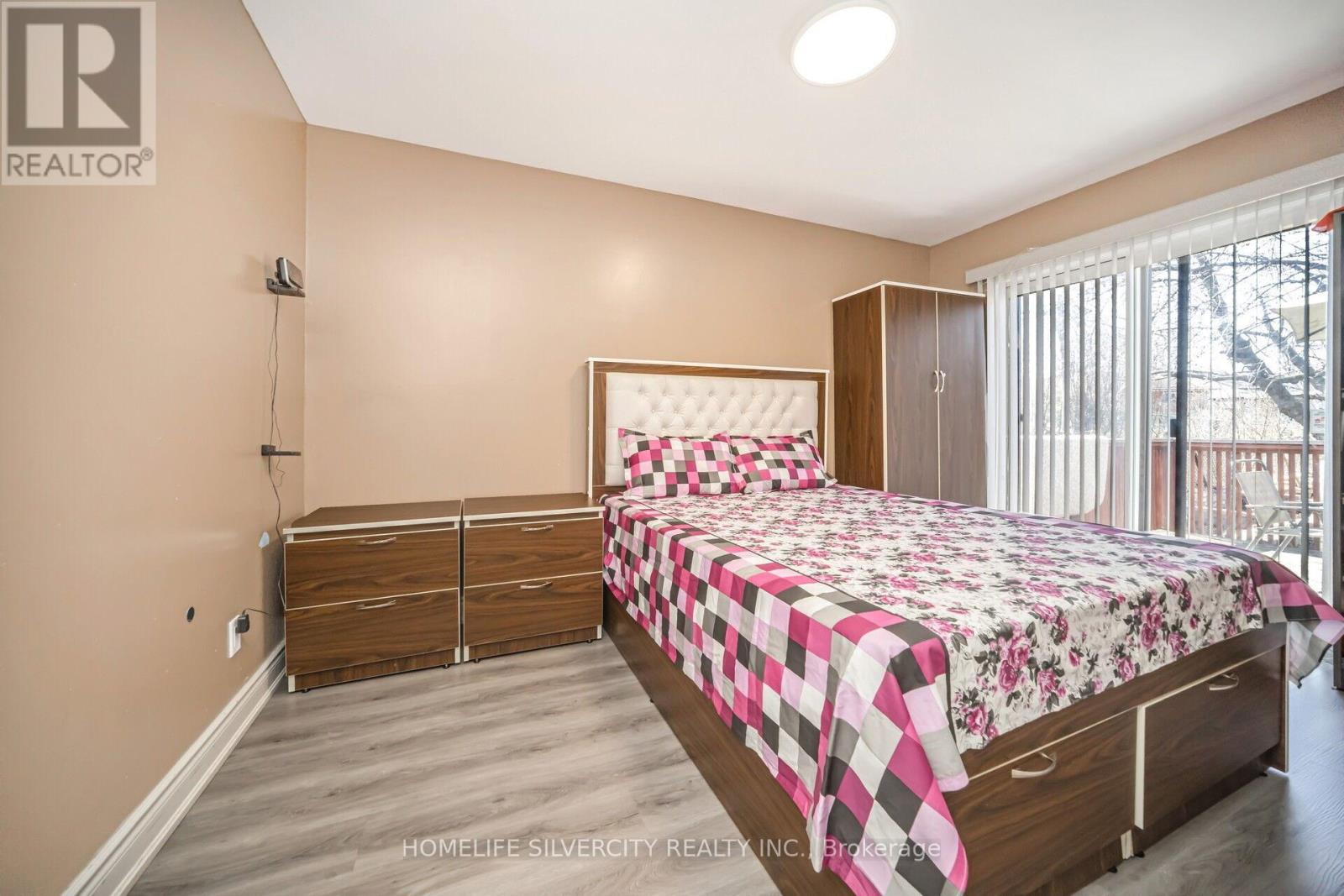 4 Benstrow Avenue, Toronto, Ontario  M9V 2Z6 - Photo 29 - W12205406