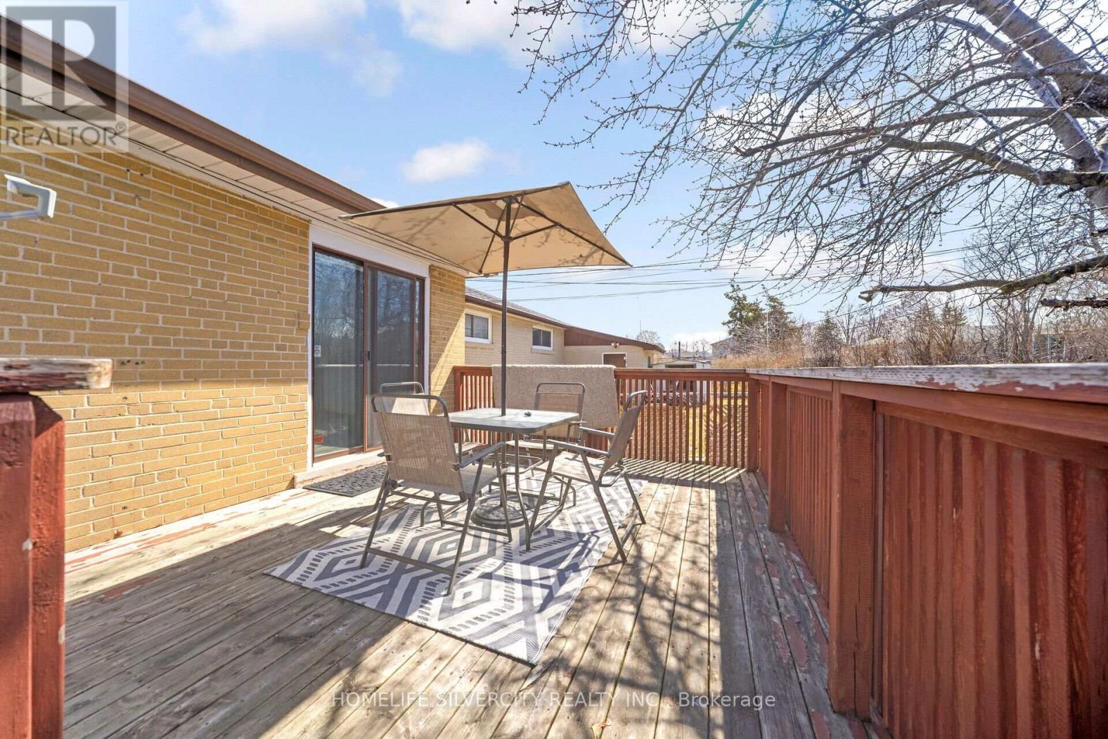 4 Benstrow Avenue, Toronto, Ontario  M9V 2Z6 - Photo 42 - W12205406