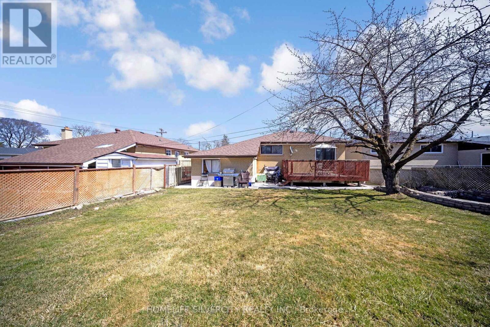 4 Benstrow Avenue, Toronto, Ontario  M9V 2Z6 - Photo 46 - W12205406