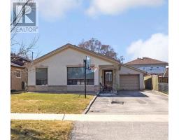 4 BENSTROW AVENUE, Toronto, Ontario