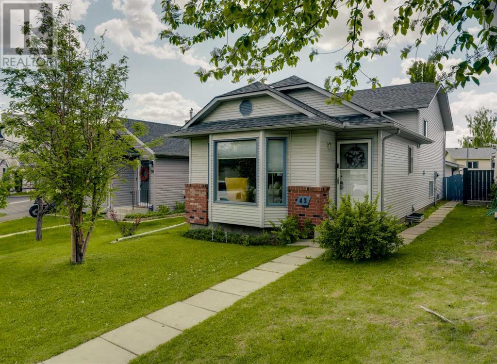 43 Covington Rise Ne, Calgary, Alberta  T3K 4A8 - Photo 2 - A2227914