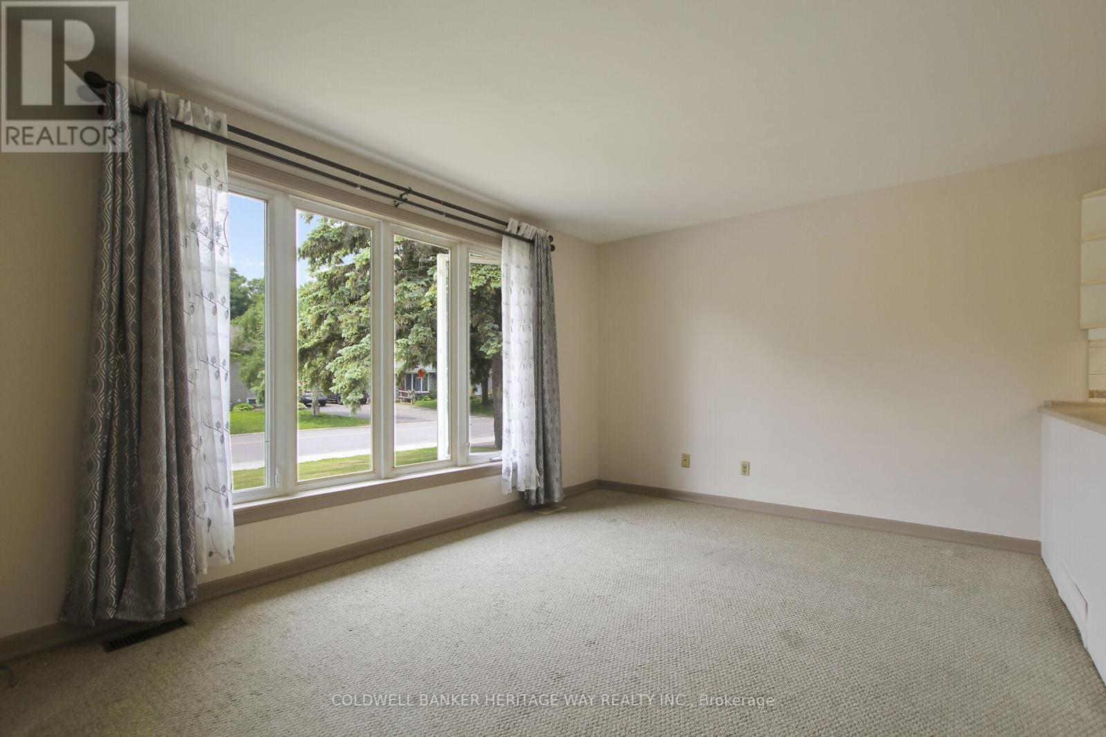 469 Joseph Street, Carleton Place, Ontario  K7C 3T8 - Photo 5 - X12205425