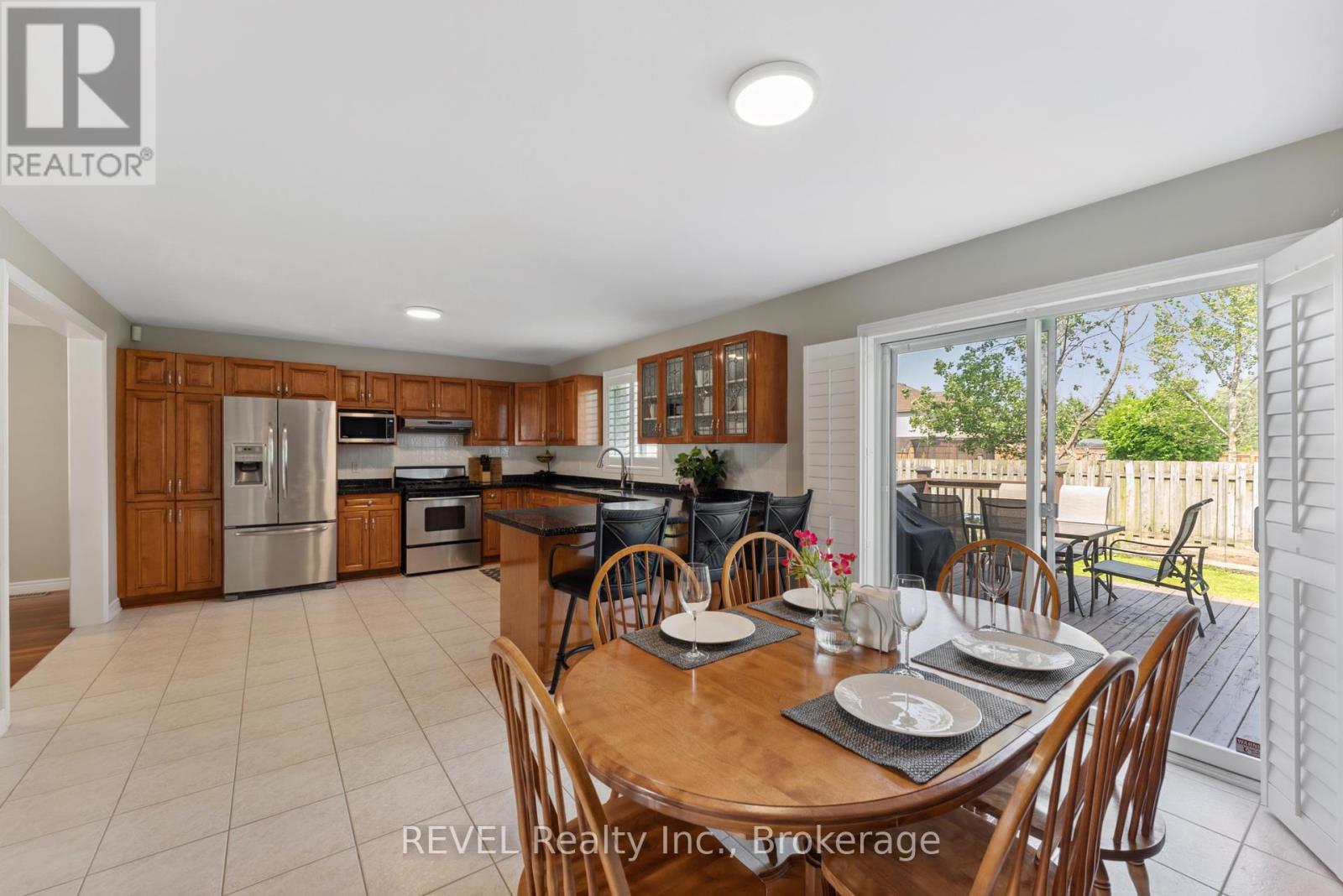 7930 Paddock Trail Drive, Niagara Falls, Ontario  L2H 1X2 - Photo 16 - X12205424