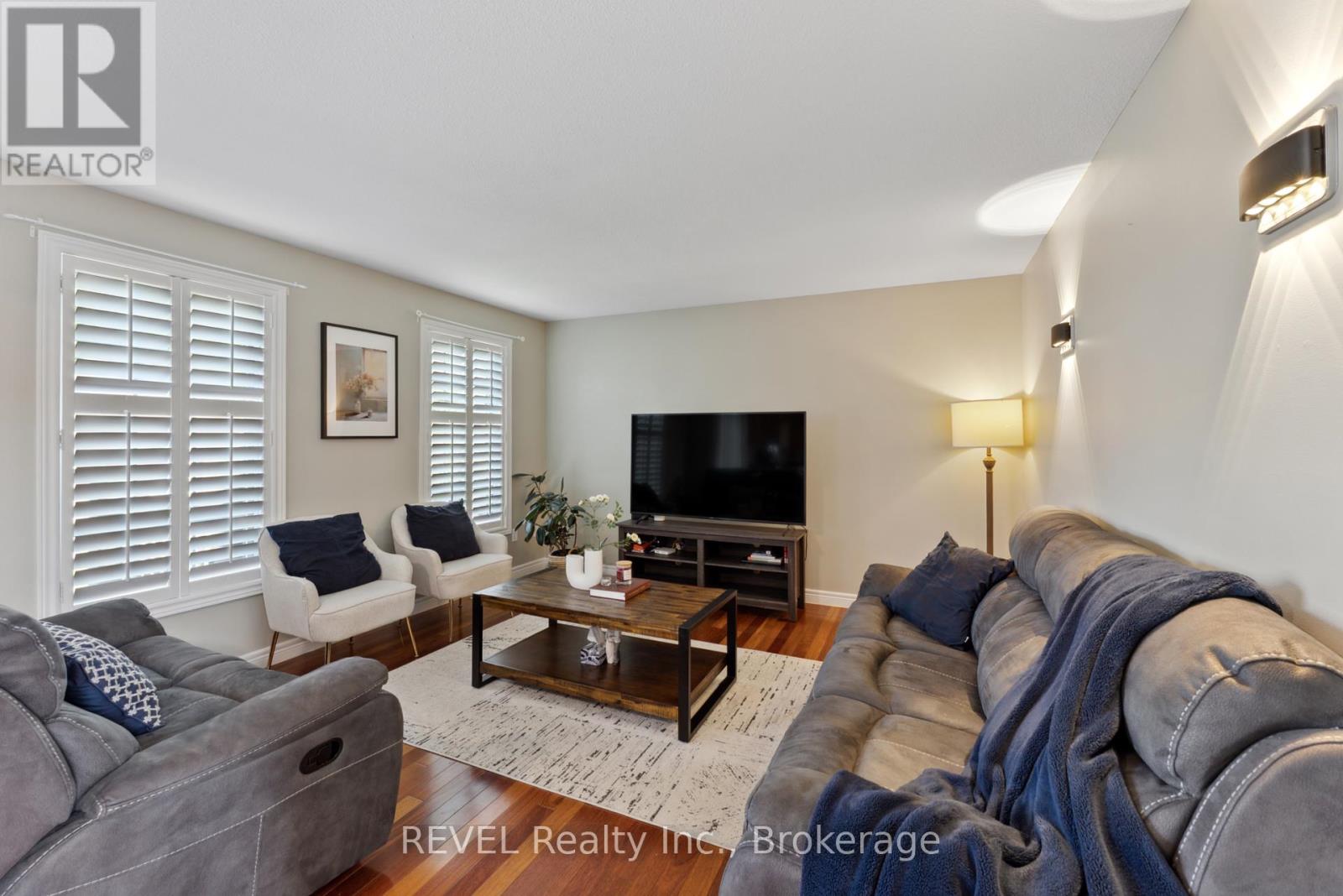 7930 Paddock Trail Drive, Niagara Falls, Ontario  L2H 1X2 - Photo 19 - X12205424